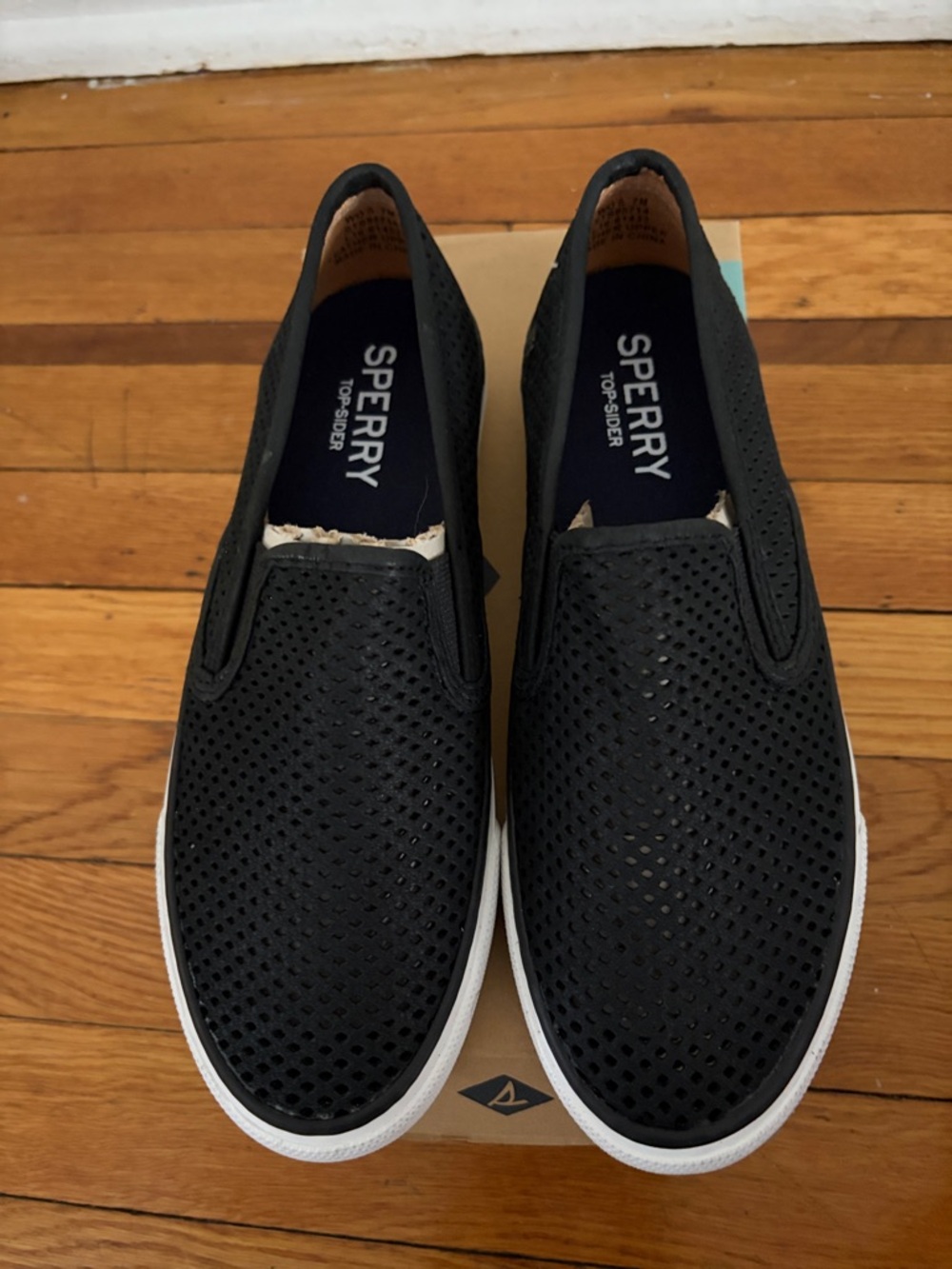 Sperry Top‑Sider Slip‑On Sneakers – Black (Worn Once)